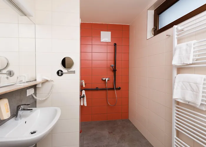 Jufa Sued - Self Check-in 3* Graz